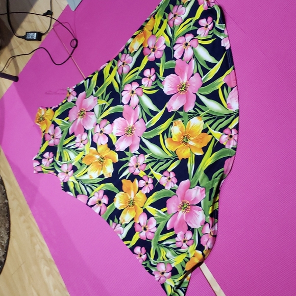 Dress - Picture 2 of 6